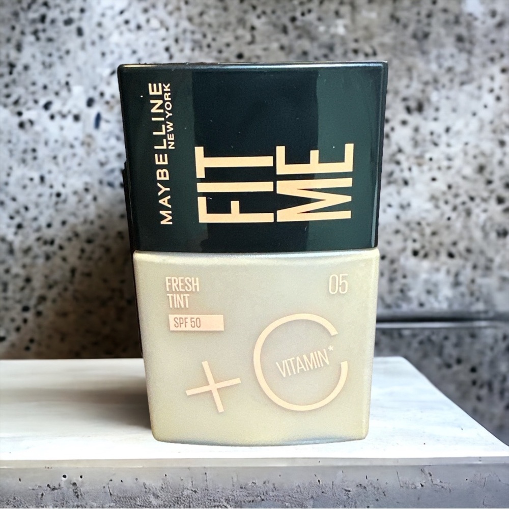 Maybelline Fit Me Fresh Tint foundation with SPF 50 & Vitamin C Shade #5